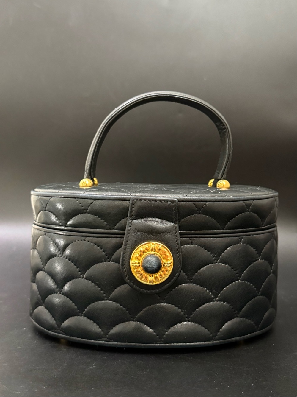 Vintage SISO Italy Black Quilted Leather Structured Oval Vanity Cosmetic Handbag